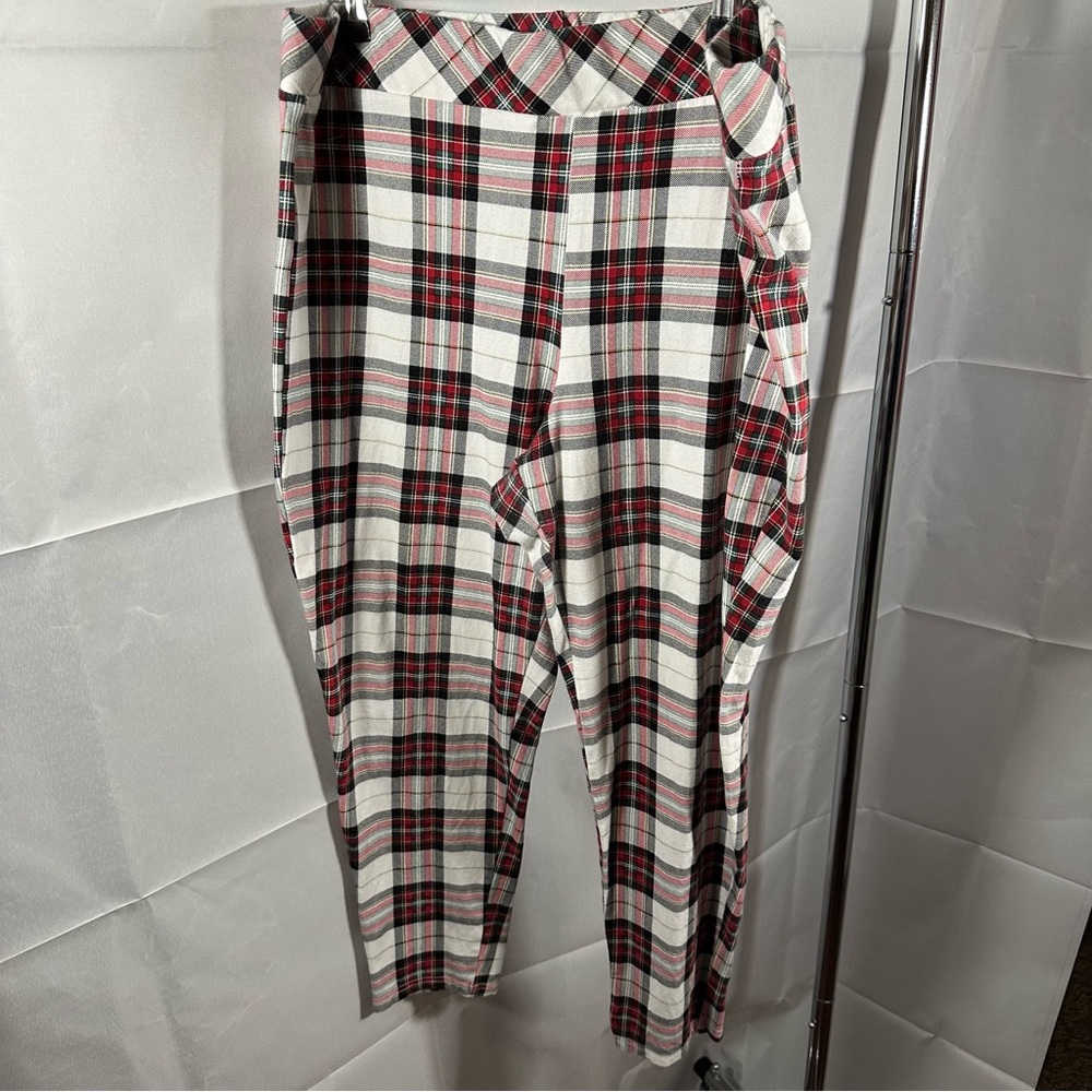 Torrid - Legging - Crop Signature Pocket - Plaid - White, Red, Green - 3x